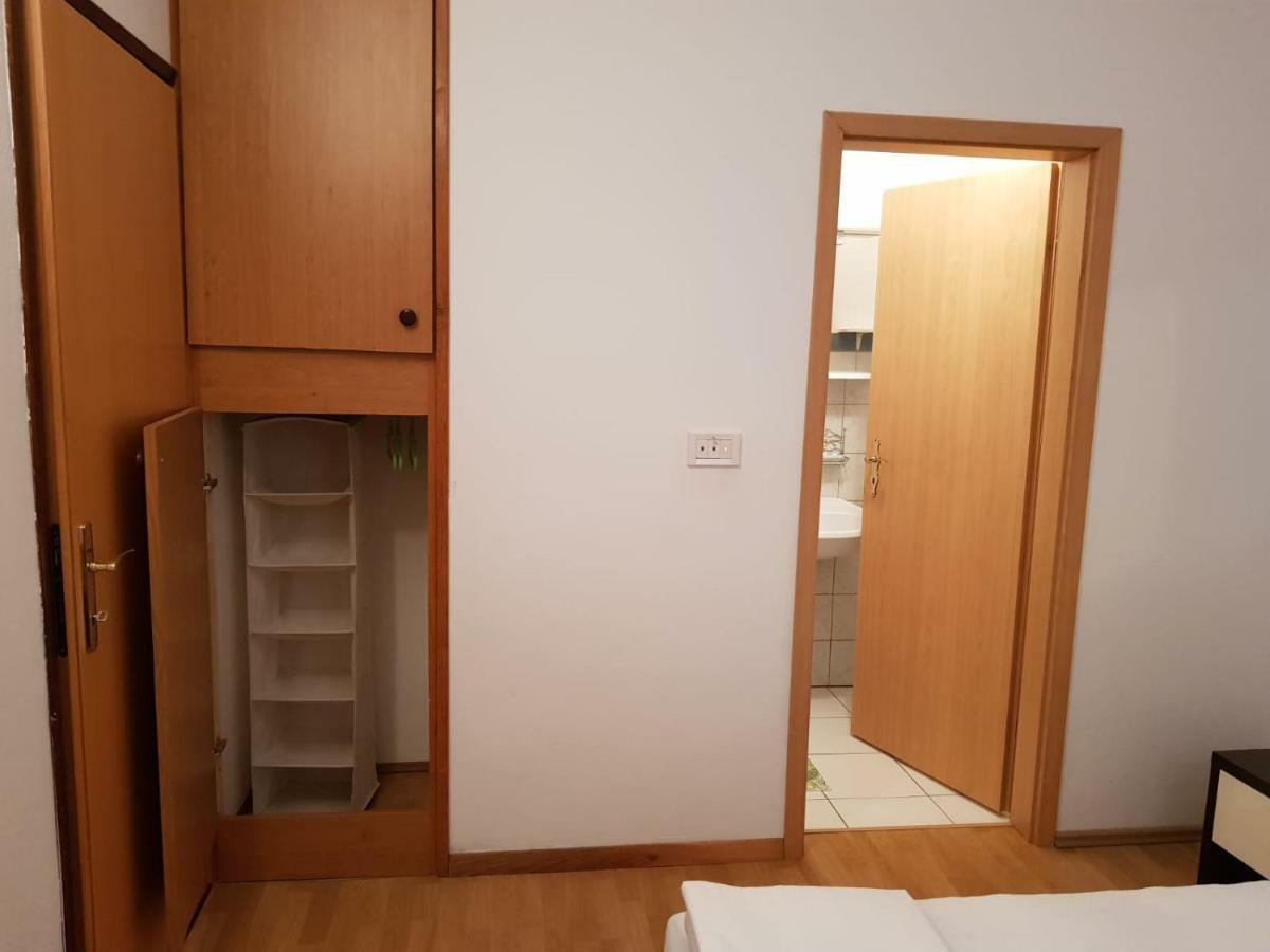 Apartments Josica Senj  Esterno foto
